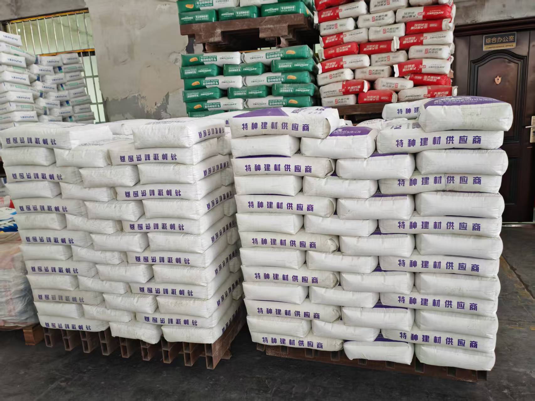 博罗拱顶带模注浆料