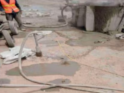 博罗水泥混凝土路面板底注浆技术 路面脱空注浆整治方案